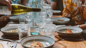 Black Friday promete promoções irresistíveis em bares, restaurantes e delivery