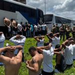 Torcedores do Santos e Internacional se envolvem em confusão na BR-101