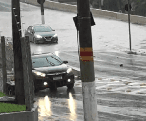 Temporal causa estragos em Campinas, Shopping Dom Pedro fica alagado