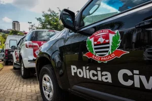Mulher detida em Americana por agressão e injúria racial contra vizinha no bairro Vila Belvedere.