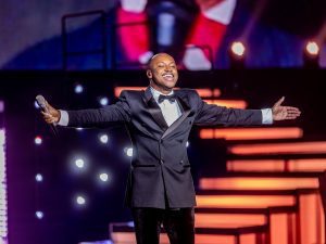 Thiaguinho show pagode santos twitter X oficial