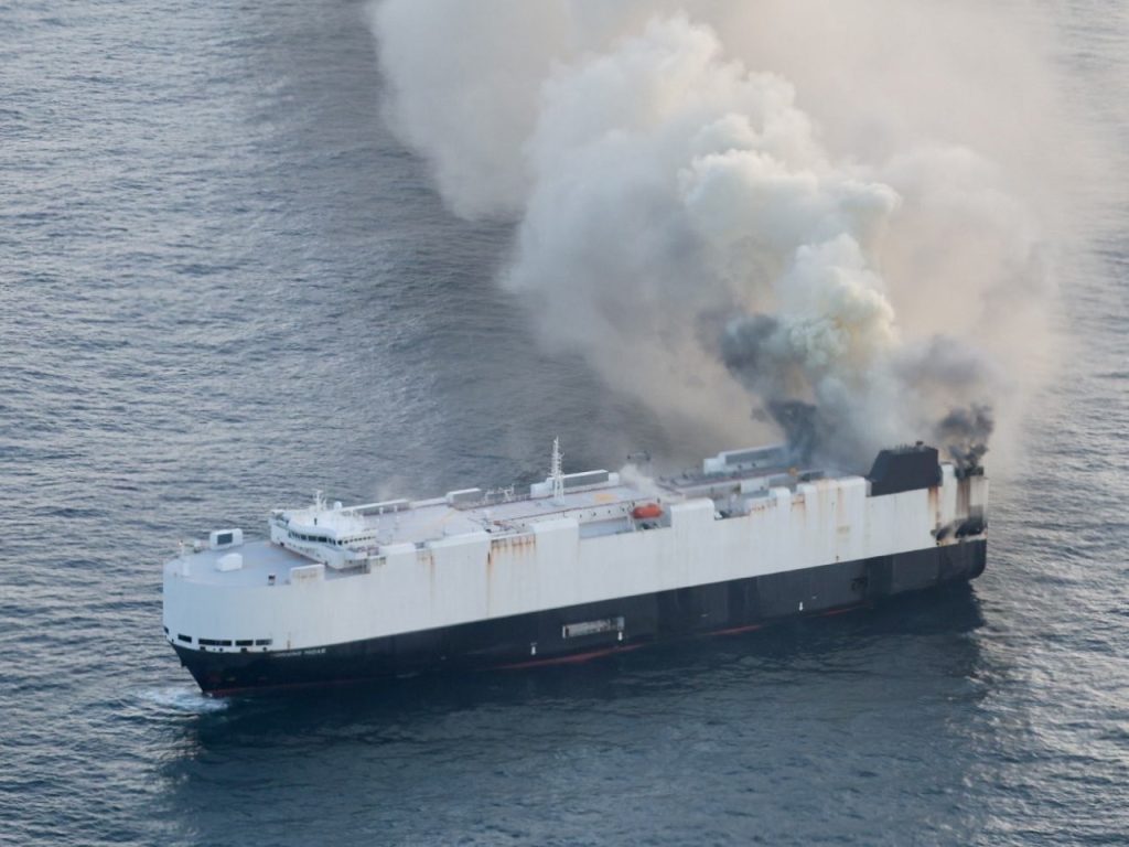 Morning Midas Navio Incêndio Guarda Costeira dos Estados Unidos