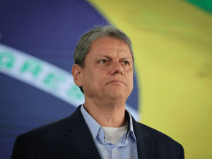 Tarcísio adia visita a Bolsonaro; governador não informou nova data
