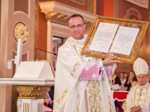 ex padre prisão
