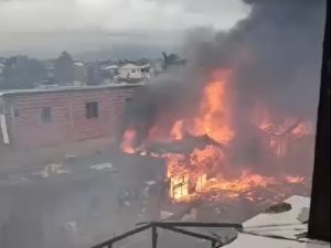 Fogo Incêndio Zona Noroeste Comunidade Reprodução Santos