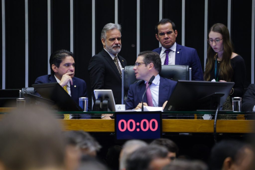 Câmara Aprova Urgência para 8 Projetos de Segurança