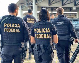 Polícia Federal em operação contra fraude de deputados
