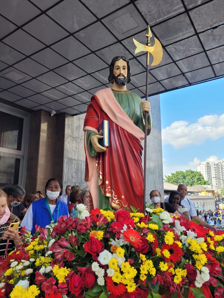 Fiéis celebram São judas Tadeu em São Paulo com missas desde a madrugada