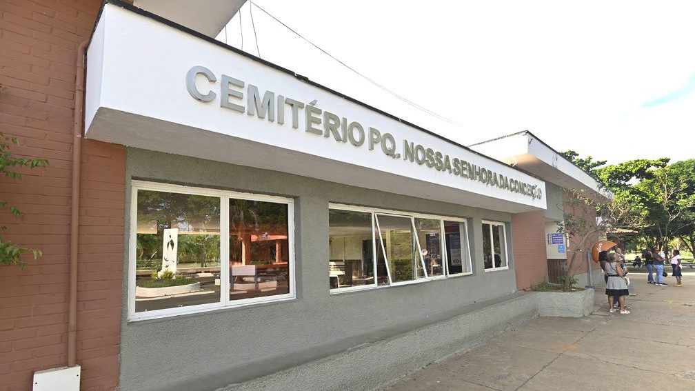 Cemitérios municipais de Campinas passam por manutenção para o feriado de Finados