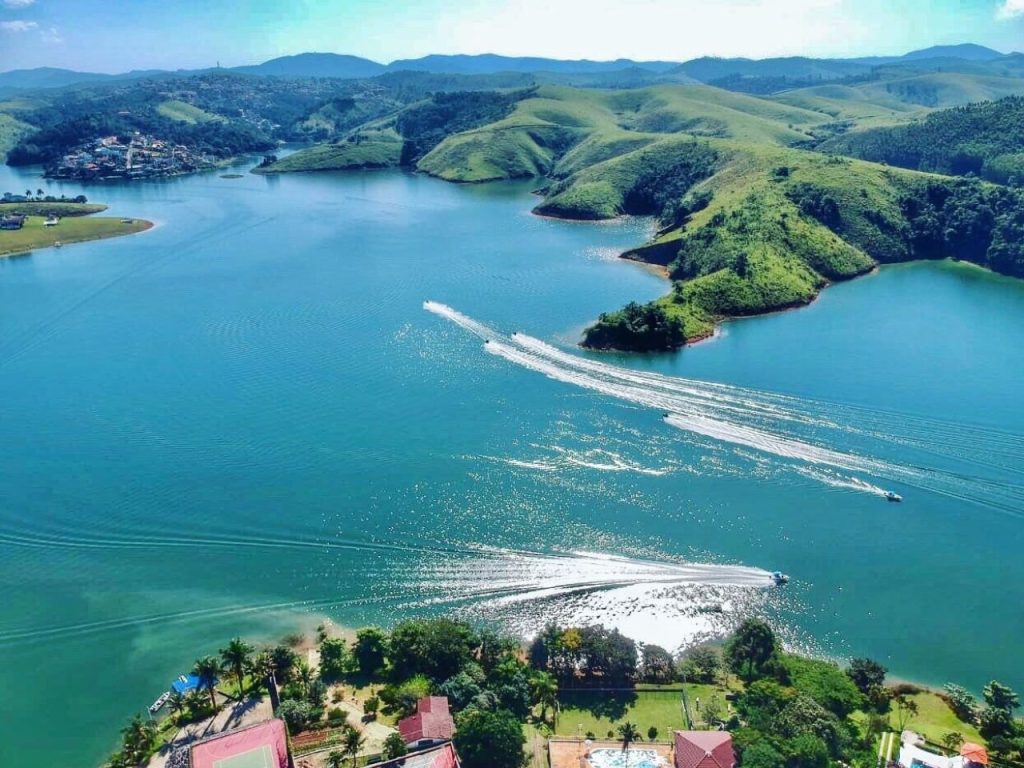 Bombeiros mantêm buscas por jovem de Atibaia que desapareceu em represa