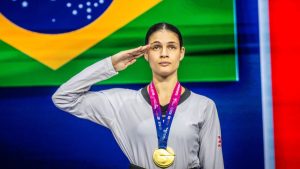 Saiba quem é Maria Clara Pacheco, vicentina campeã mundial de taekwondo