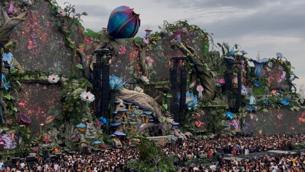 Café santista ganha destaque no Tomorrowland 2025 com participação inédita de O Rei do Café