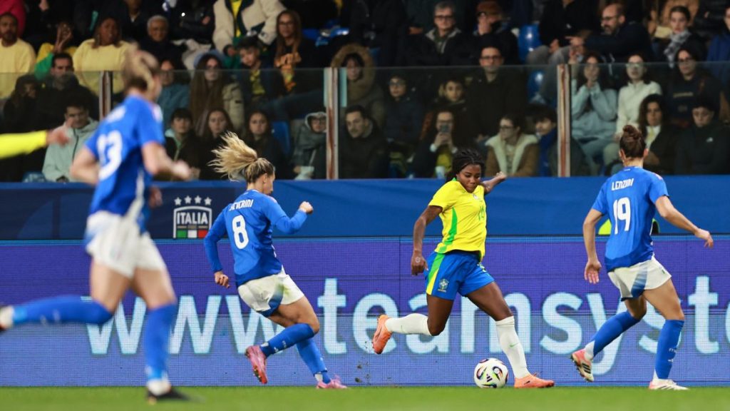 Brasil vence a Itália em amistoso feminino e fecha Data Fifa com 100% de aproveitamento