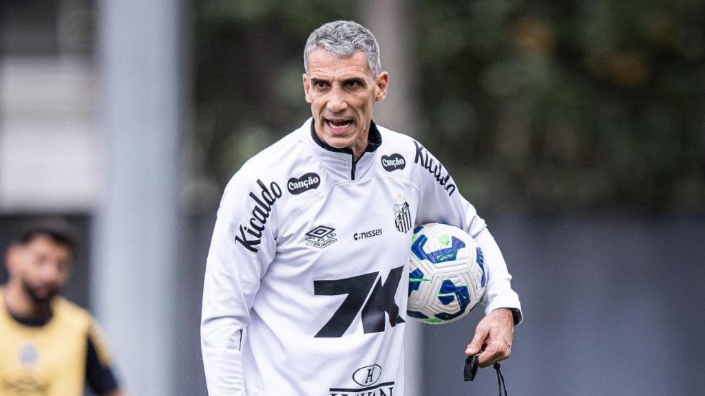 Vojvoda comanda treino no CT Rei Pelé -Neymar surpreende e pede para jogar contra o Fortaleza