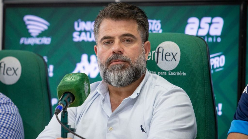 Rômulo Amaro vai buscar a reeleição no Guarani