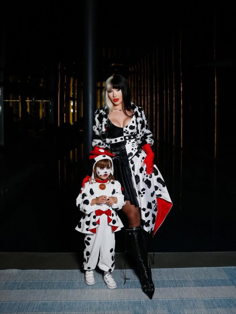 Virginia compartilha as primeiras fotos de sua festa de Halloween em Madrid