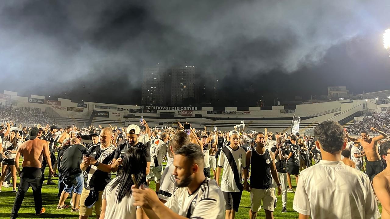 Torcida do Ponte Preta após a conquista do Título da série C