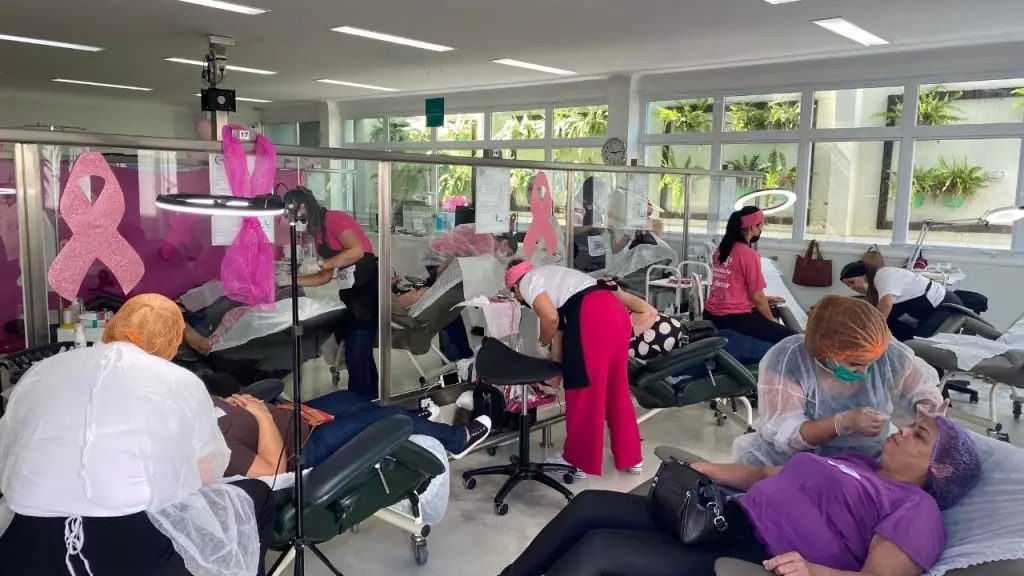 Outubro Rosa: conheça os principais direitos das mulheres com câncer de mama