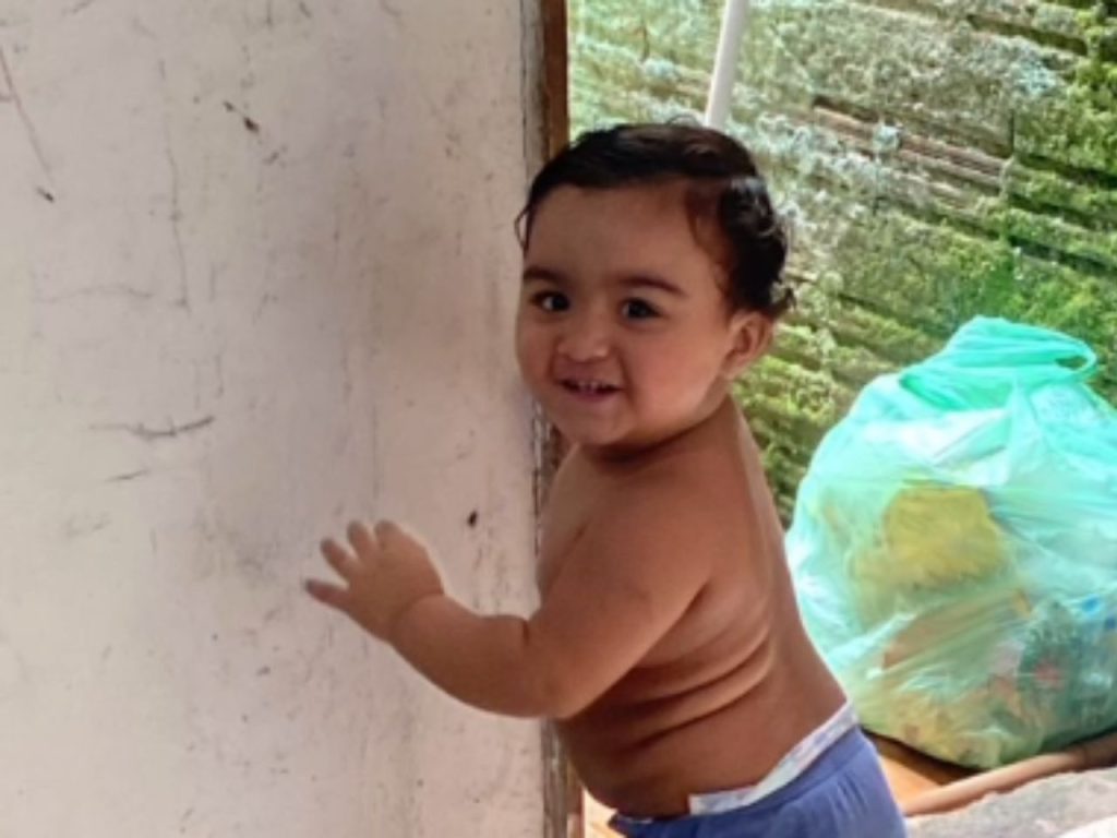 Bebê com fortes dores e vômitos morre após receber alta em hospital de Guarujá