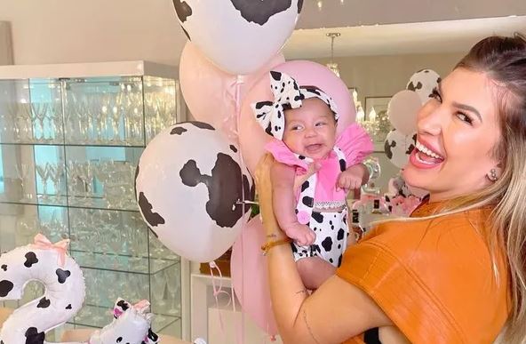 Léo Santana e Lore Improta comemoram a chegada de um novo bebê