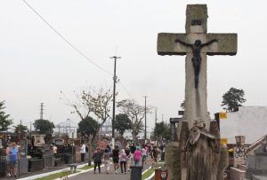 Cemitérios da Baixada Santista passam por manutenção para receber visitantes no Dia de Finados. Foto: Divulgação/PMS