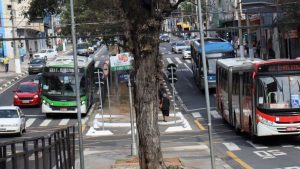 Mulher é agredida pelo ex-marido ao descer de ônibus em Campinas