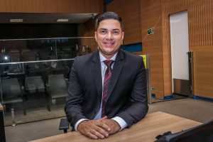 Vereador Otto Alejandro é flagrado insultando porteira de condomínio em Campinas (Foto: Câmara Municipal de Campinas)