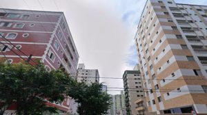 Idoso morre após cair do 15º andar enquanto instalava luzes de Natal em Praia Grande