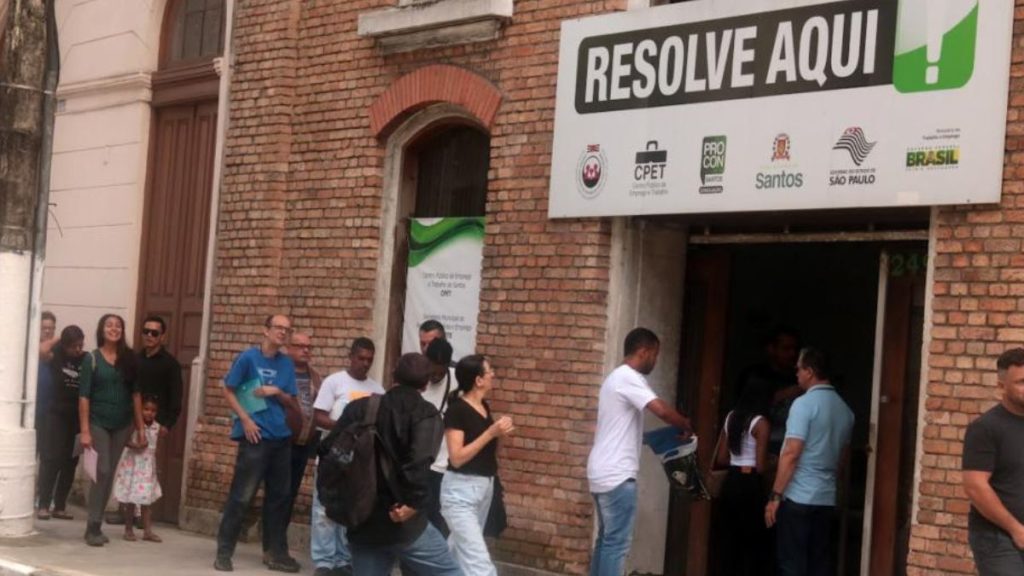 Prefeitura de Santos realiza último mutirão de emprego do ano com 200 vagas