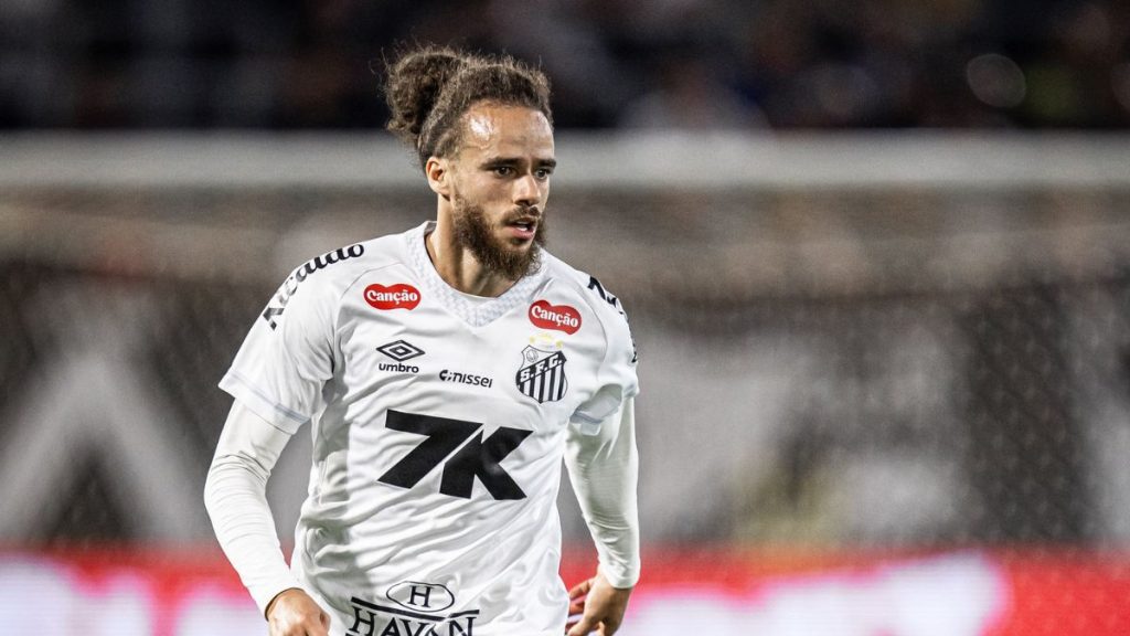 Bilal Brahimi, atacante do Santos