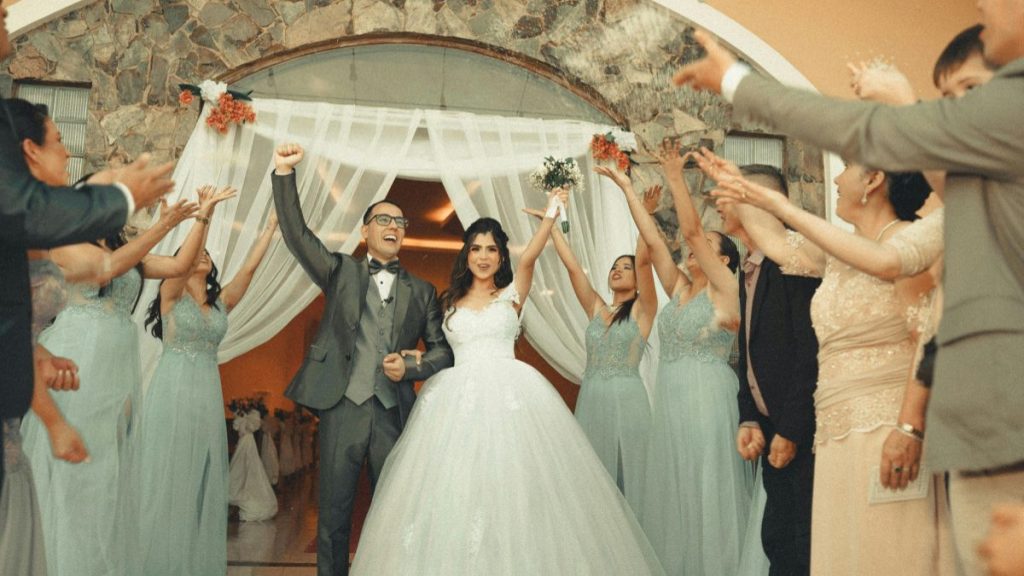 O amor é lindo, mas custa: 79% dos casais escolhem o casamento pelo bolso