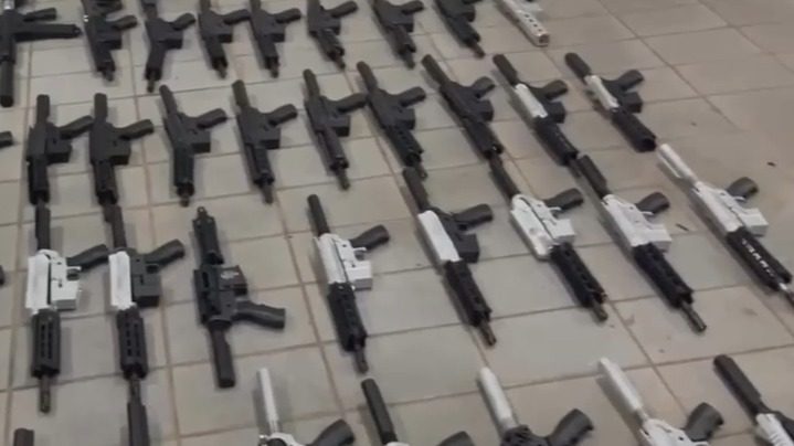 Fábrica clandestina de fuzis em Santa Bárbara d’Oeste abastecia o Comando Vermelho; revela PF