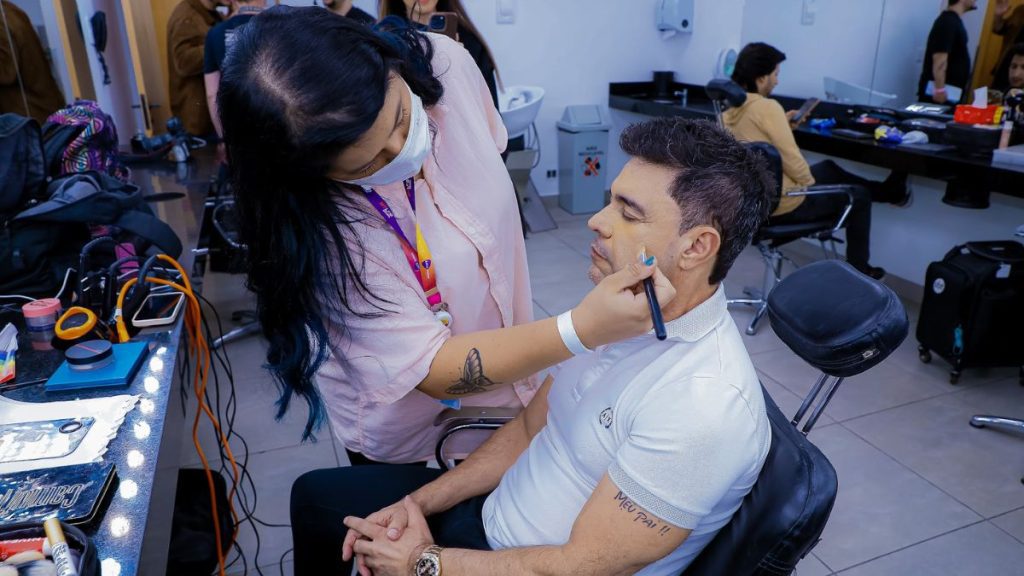 Momento de concentração nos camarins antes do show especial de fim de ano