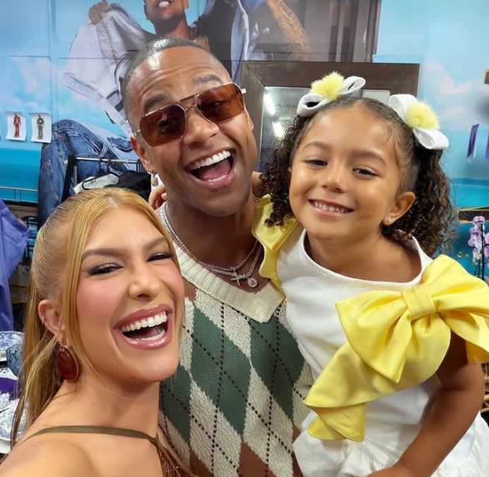 Léo Santana e Lori Improta comemoram a chegada em breve do filho Lorenzo