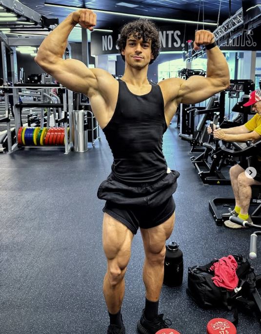 Victor Alexandre - Filho de Xandy e Carla Perez se dedica ao fisiculturismo e vence campeonato