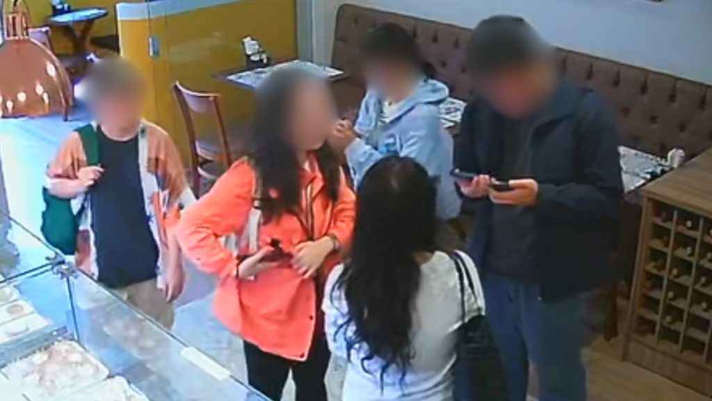 Restaurantes relatam terem sido enganados por falsos representantes do novo aplicativo de delivery