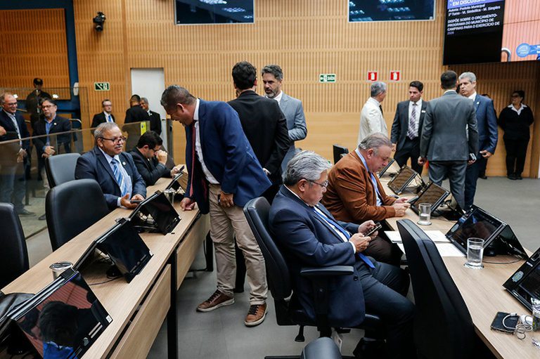 Câmara aprova orçamento de 2026 em primeira votação; Educação e Saúde lideram investimentos