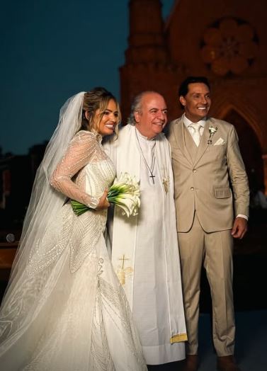 Filha de Joelma se casa em Recife com o empresário da cantora