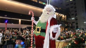 A 13ª Parada de Natal do Balneário promete encantar a orla de Santos
