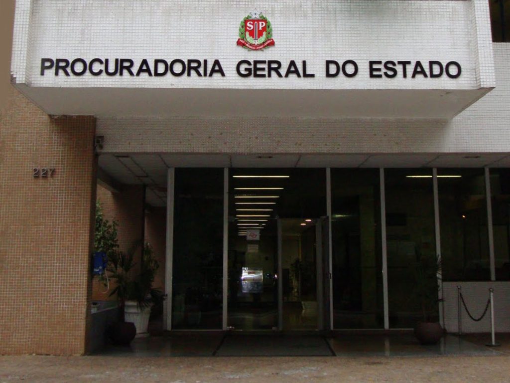 A procuradoria-Geral do Estado obteve o bloqueio imediato de R$ 8,9 bilhões dos integrantes