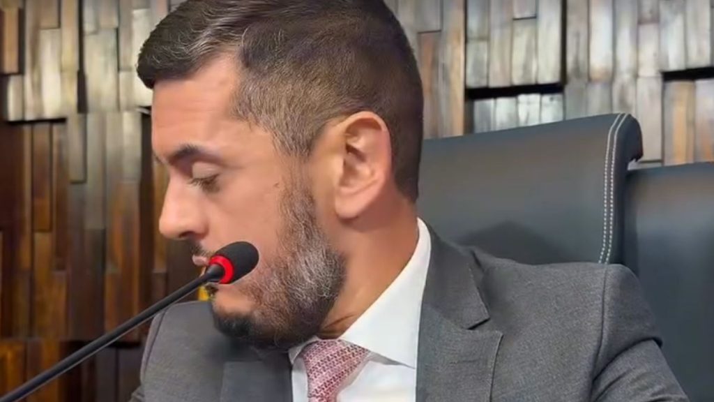 Presidente da Alerj, Rodrigo Bacellar, é preso por suspeita de vazar informações da PF sobre facção ligada ao tráfico