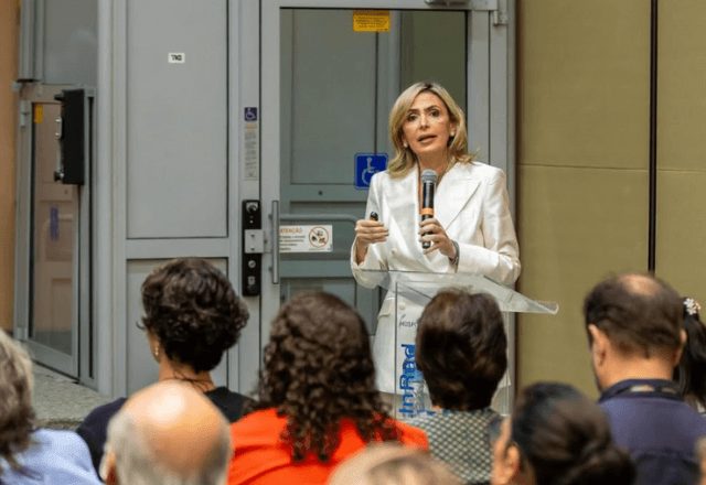 O seleto grupo se junta à professora titular da Disciplina de Emergências Clínicas da Faculdade de Medicina da USP