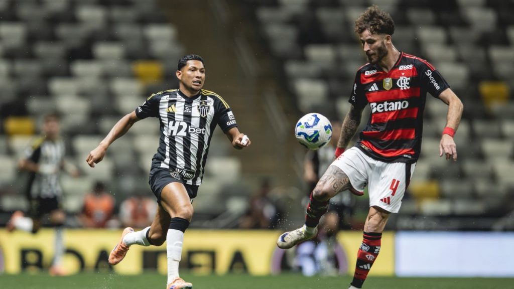 Rony em ação com a camisa do Galo