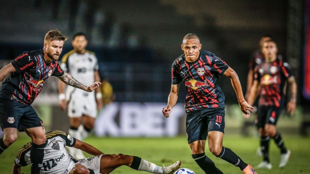 jhon Jhon em ação pelo bragantino