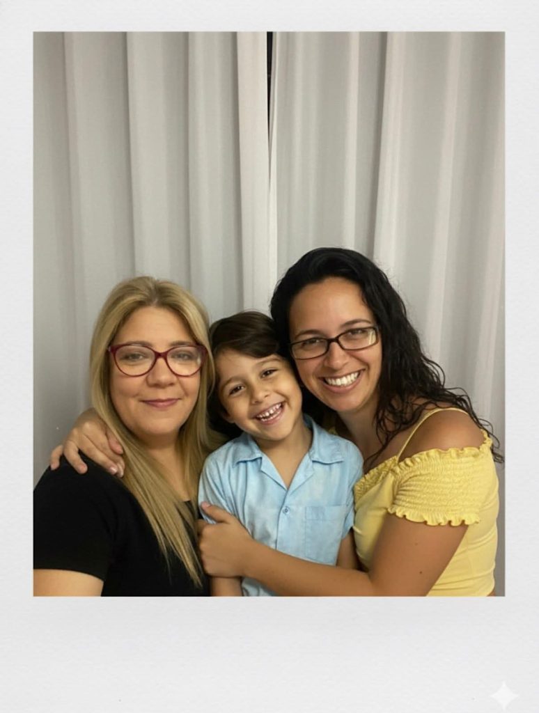 Magali ao lado de Vinicius e Aline