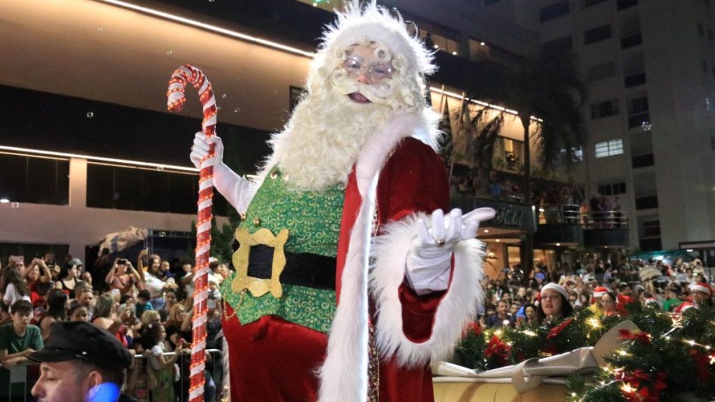 papai noel chegou ao parque Balneário no dia 16 de Novembro