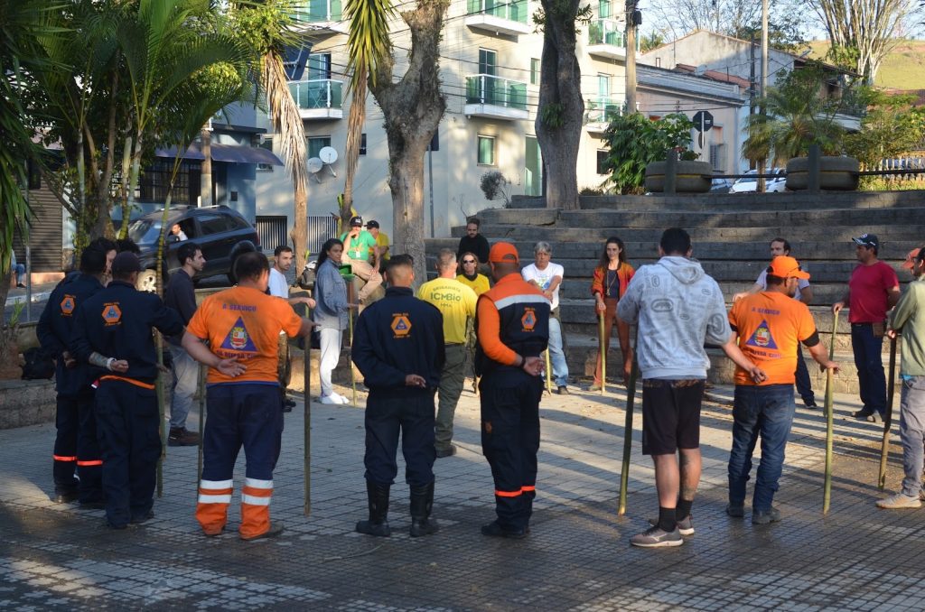Dinâmica do curso de formação de brigadistas florestais em Piracaia