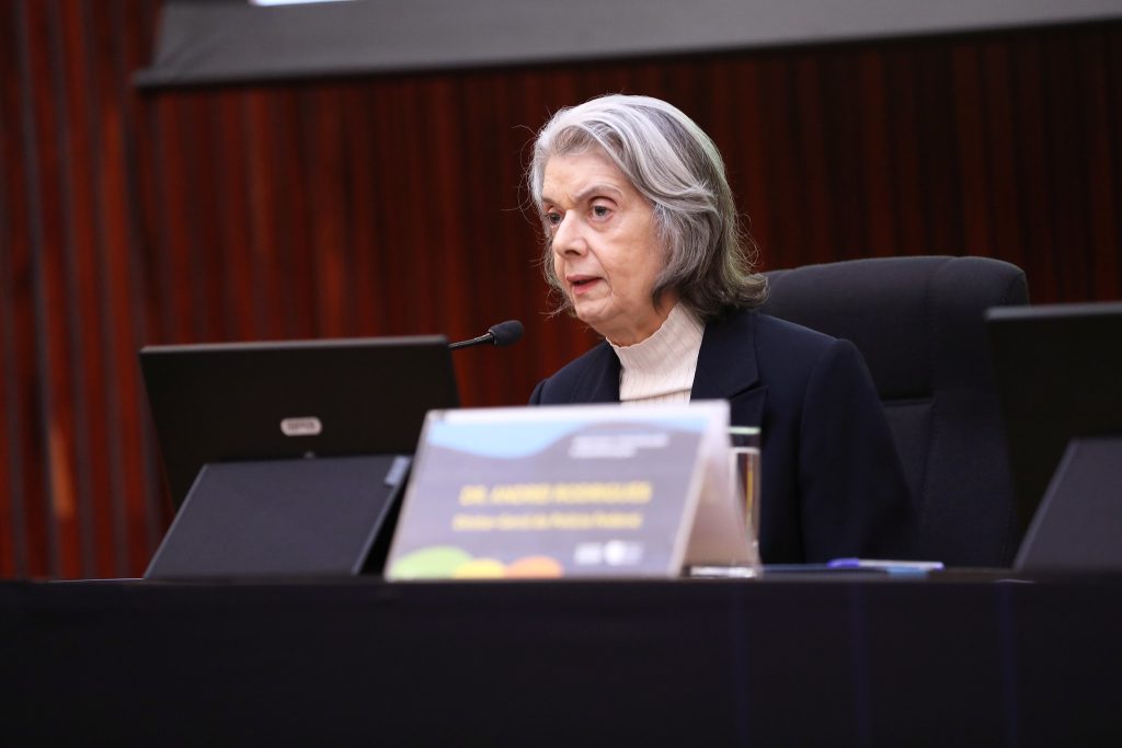 Ministra Cármen Lúcia discursa em seminário do TSE sobre desinformação e inteligência artificial nas eleições.