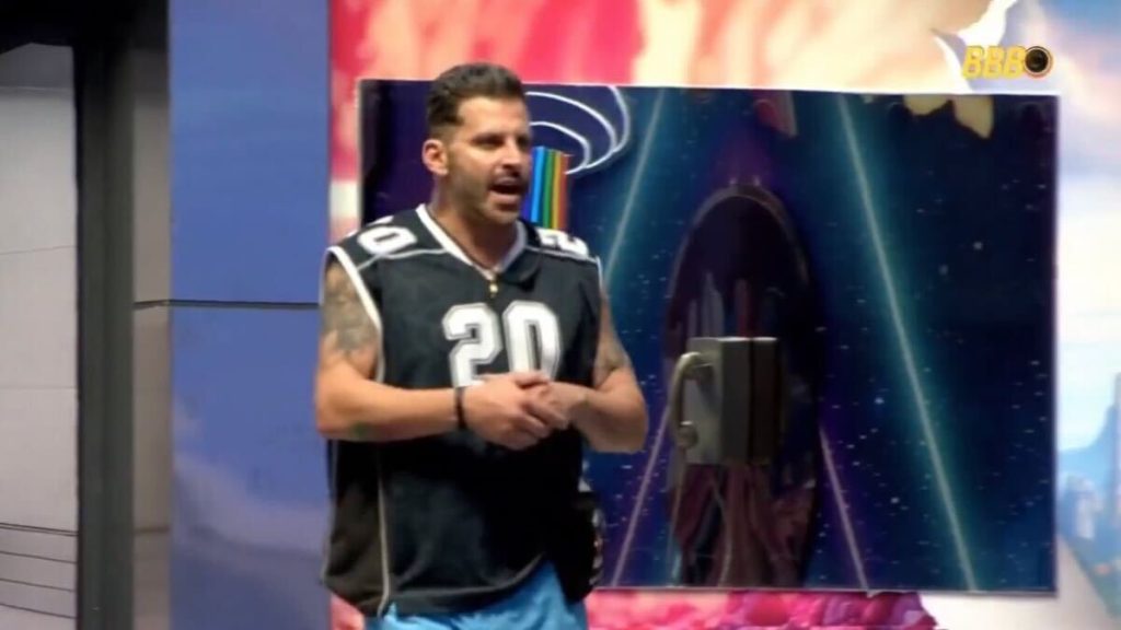 Henri Castelli passa mal novamente e é retirado às pressas do BBB