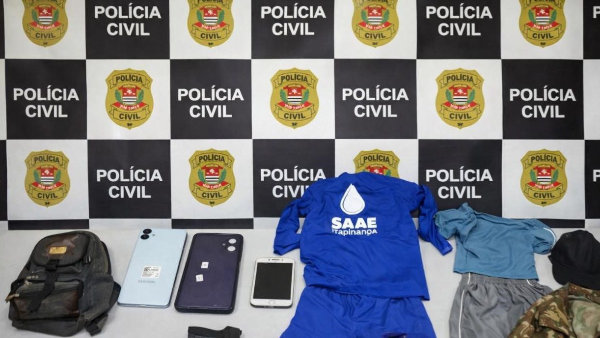 apreensão dos itens do suspeito foragido do CV